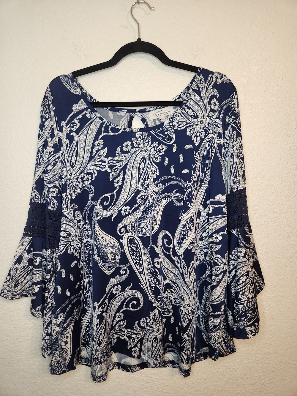 Fringe Benefits Blue White Paisley Bell Sleeve Shirt blouse XL